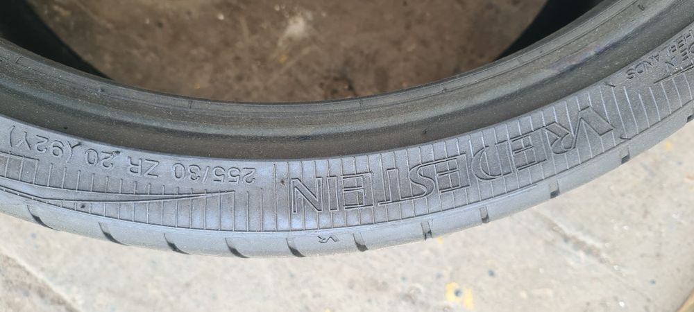 2 anvelope vara Vredestein 255/30/20 ,dot 2018
