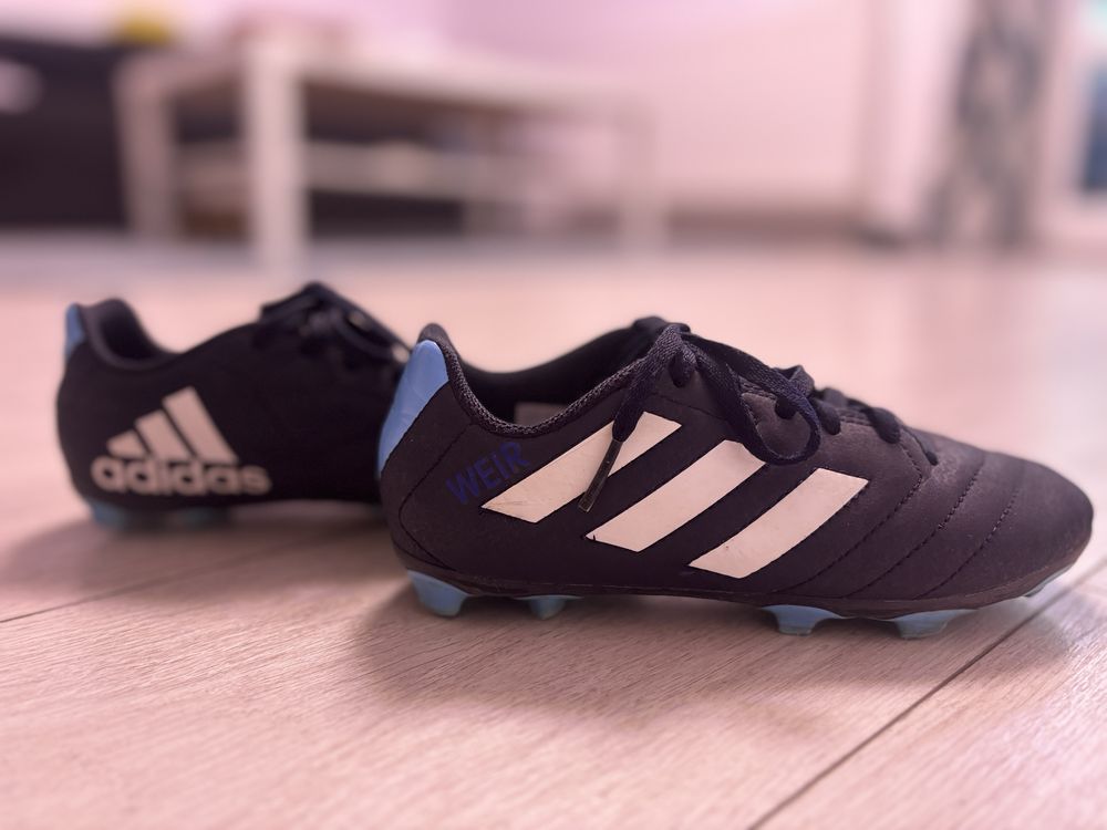 Pantofi sport, Adidas