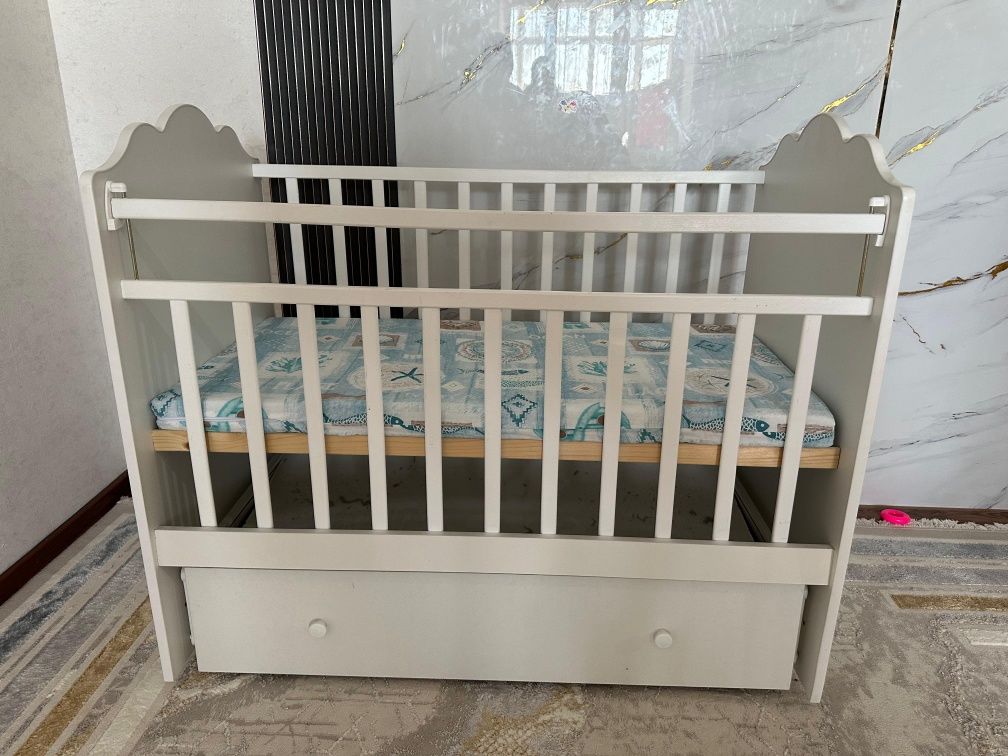 Продам детскую кроватку