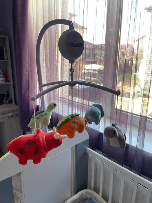 Музикална въртележка за легло