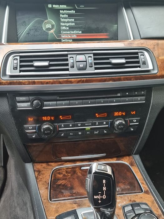 Dezmembrez bmw F01 seria 7 an 2013