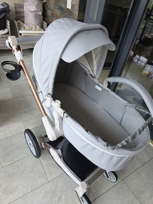 Vând cărucior pliabil Hot Mom 3in1