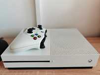 Xbox One S 1TB + GTAV, FC24, Tomb Raider, FIFA20 + Controller original