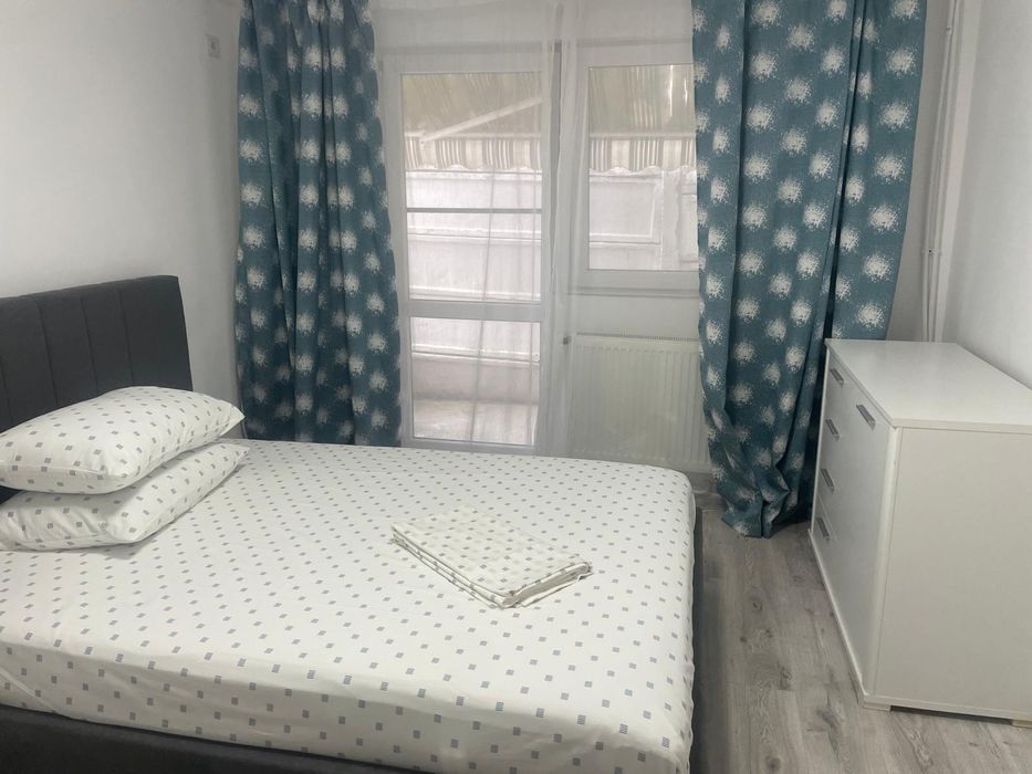 Inchiriez apartament cu 2 camere la vila Ysy