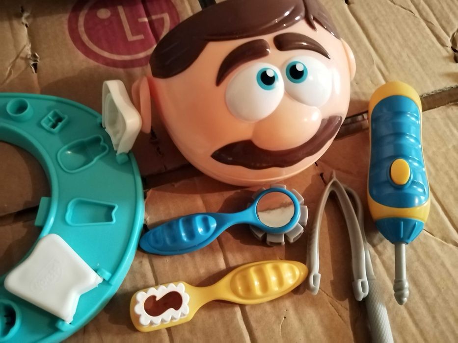Play Doh Drill N Fill Dentist Комплект Зъболекар