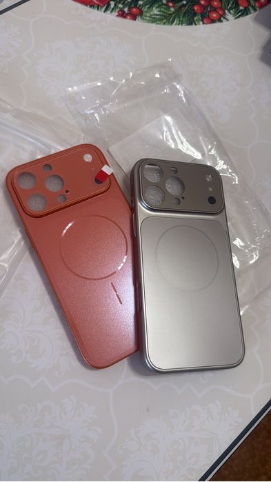 Чехлы на смартфоны и телефоны