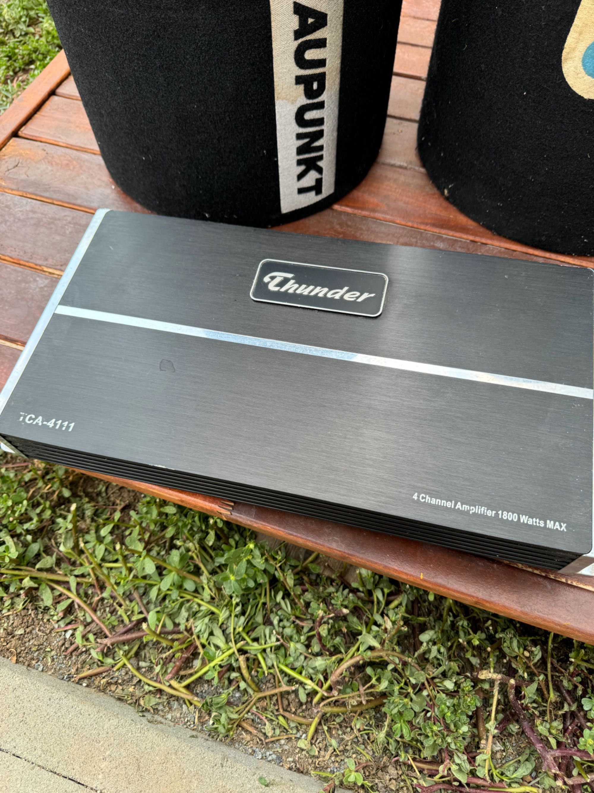 Баскаси Blaupunkt + усилвател Thunder 1800w