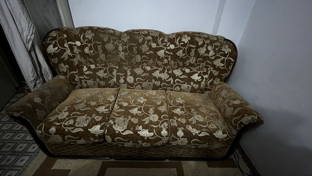 Продам раскладной диван и кресла