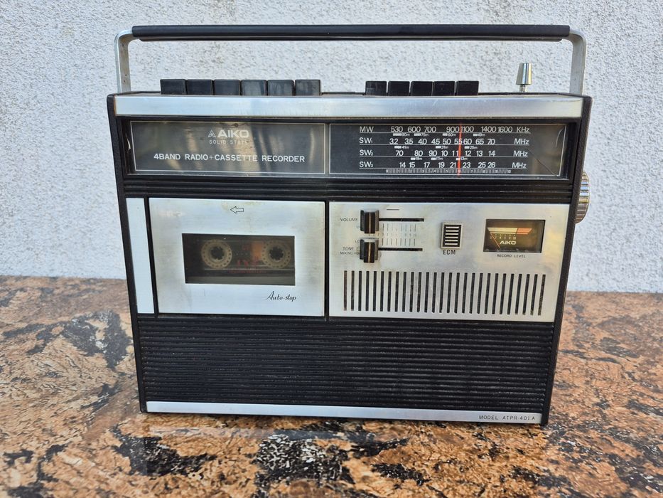 Vând Radio Casetofon AIKO model ATPR-401A,fabricat made in Japan