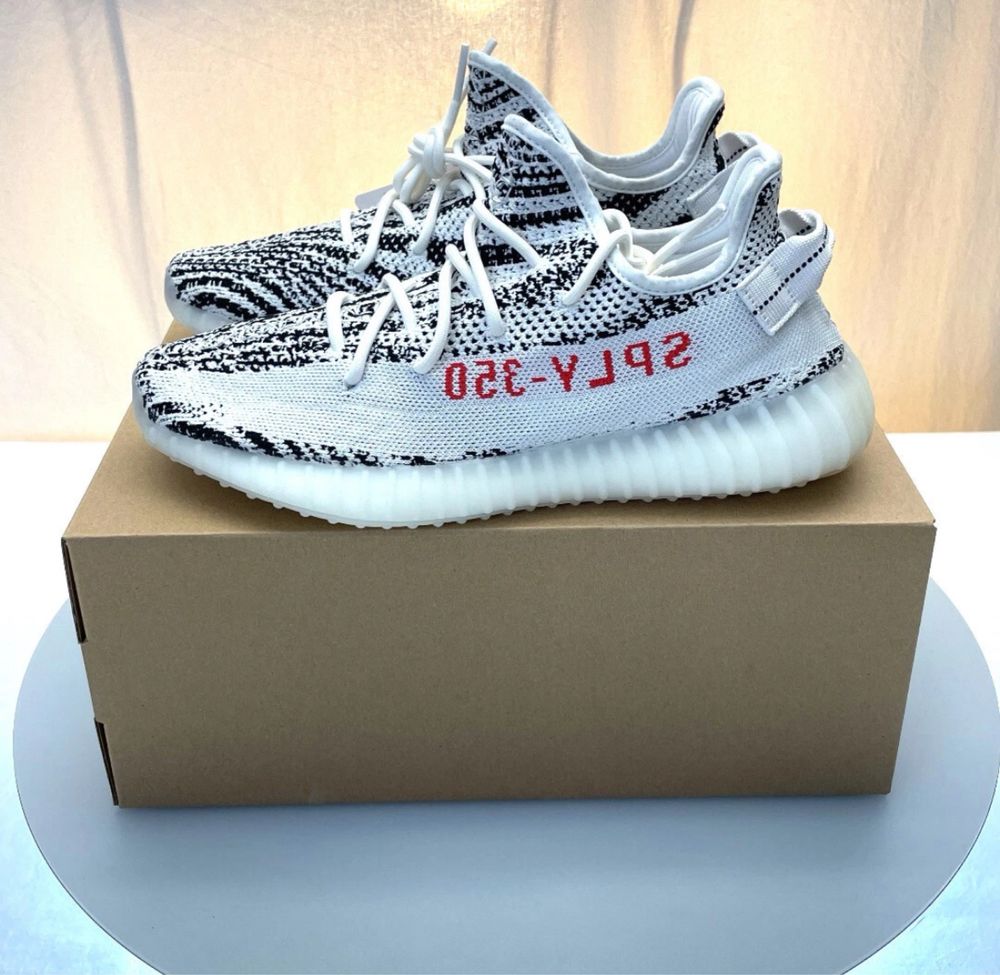 Adidasi Yeezy Boost 350 V2 Zebra