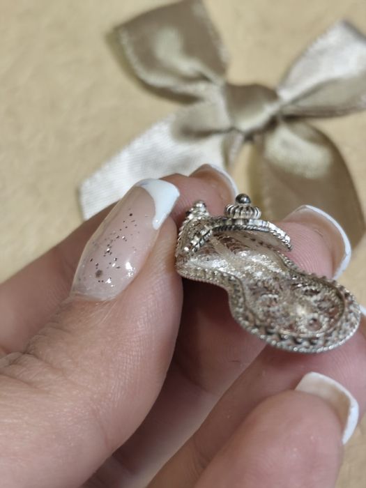 Стара сребърна брошка Пантофка филигран