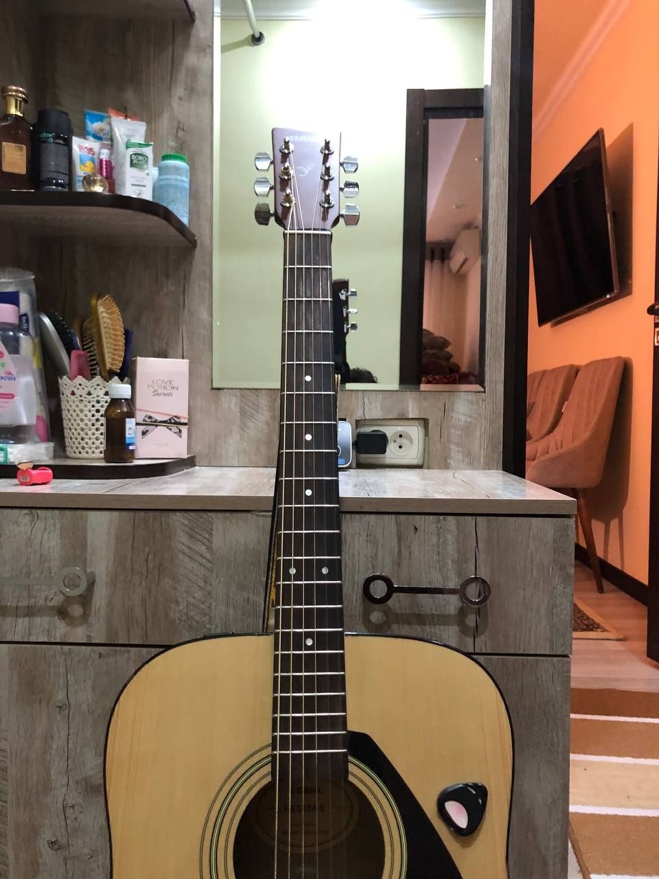 Guitar model:Yamaha FX310A