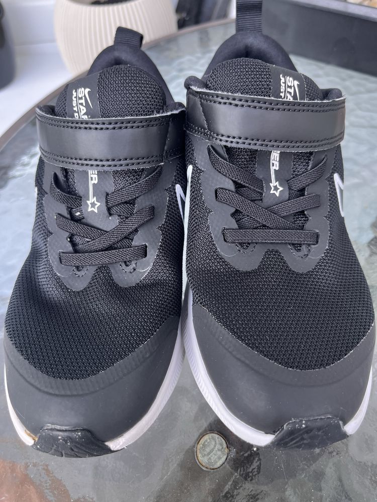 Маратонки Nike 33