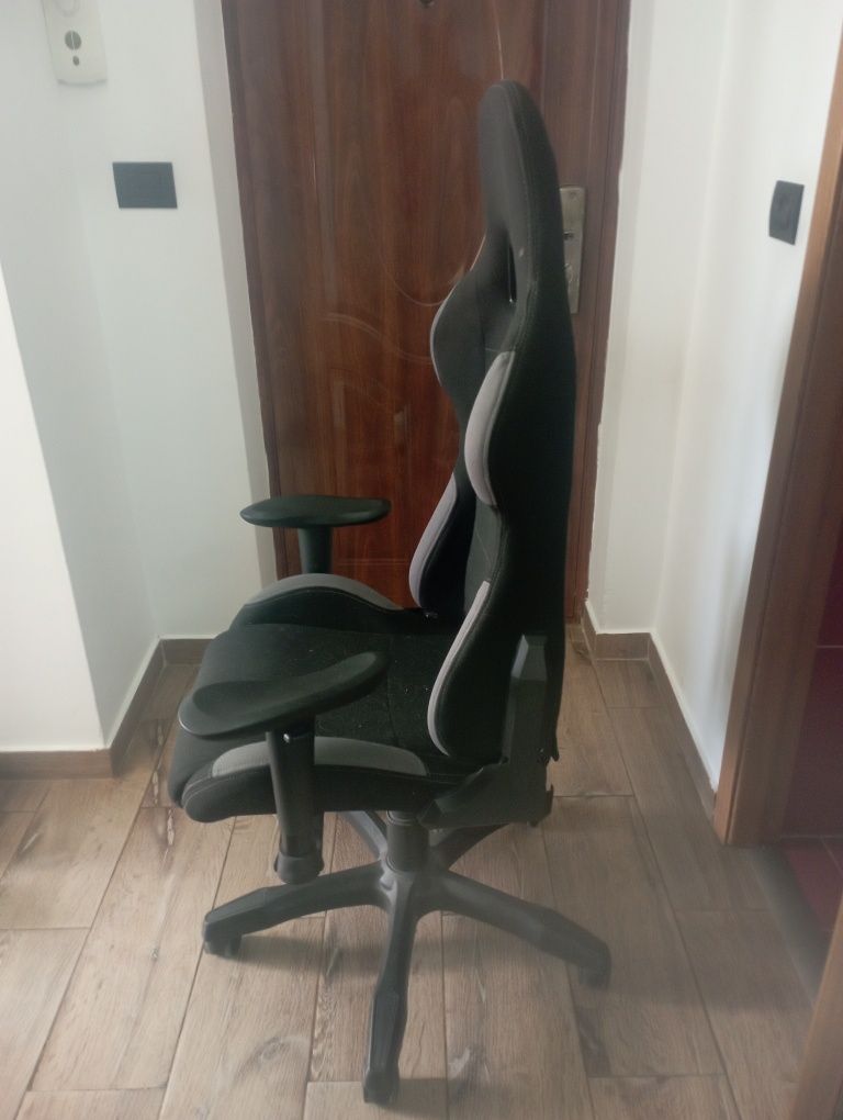 Scaun gaming Kring Saitama, suport lombar si tetiera, inclinare spatar