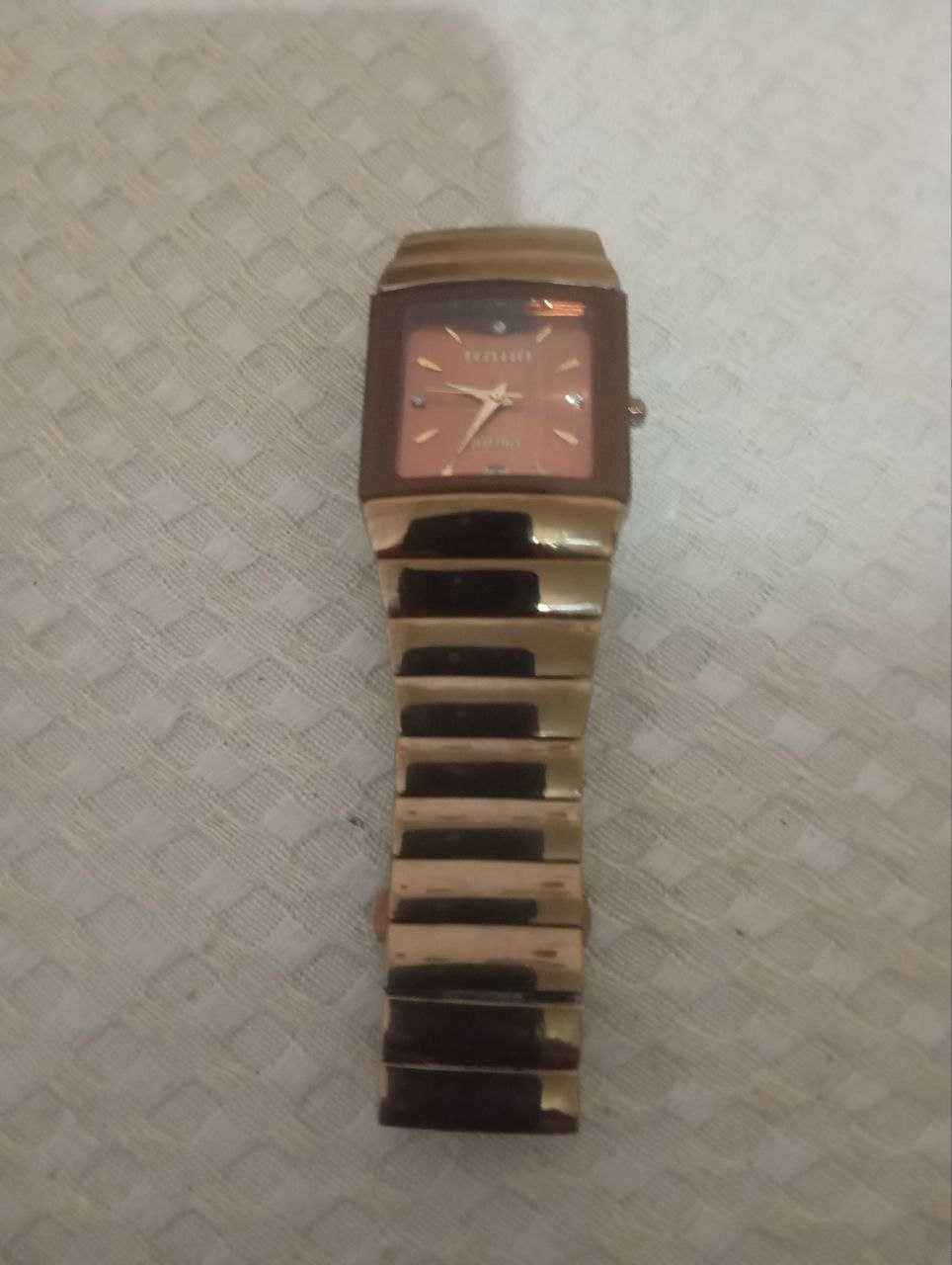 Часы  наручные  с браслетом RADO