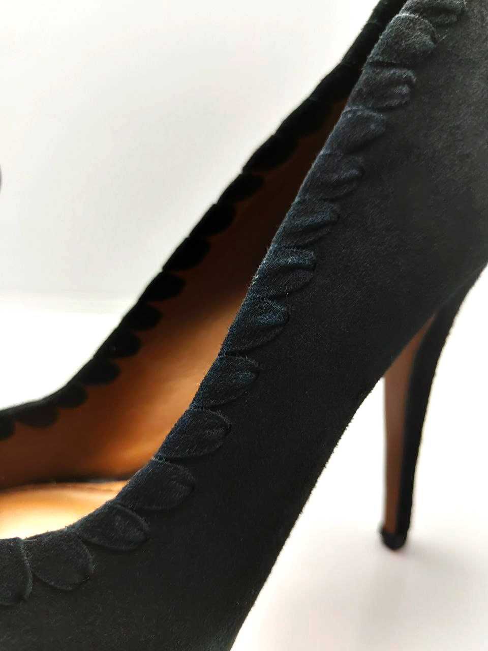 Оригинални велурени обувки Zara