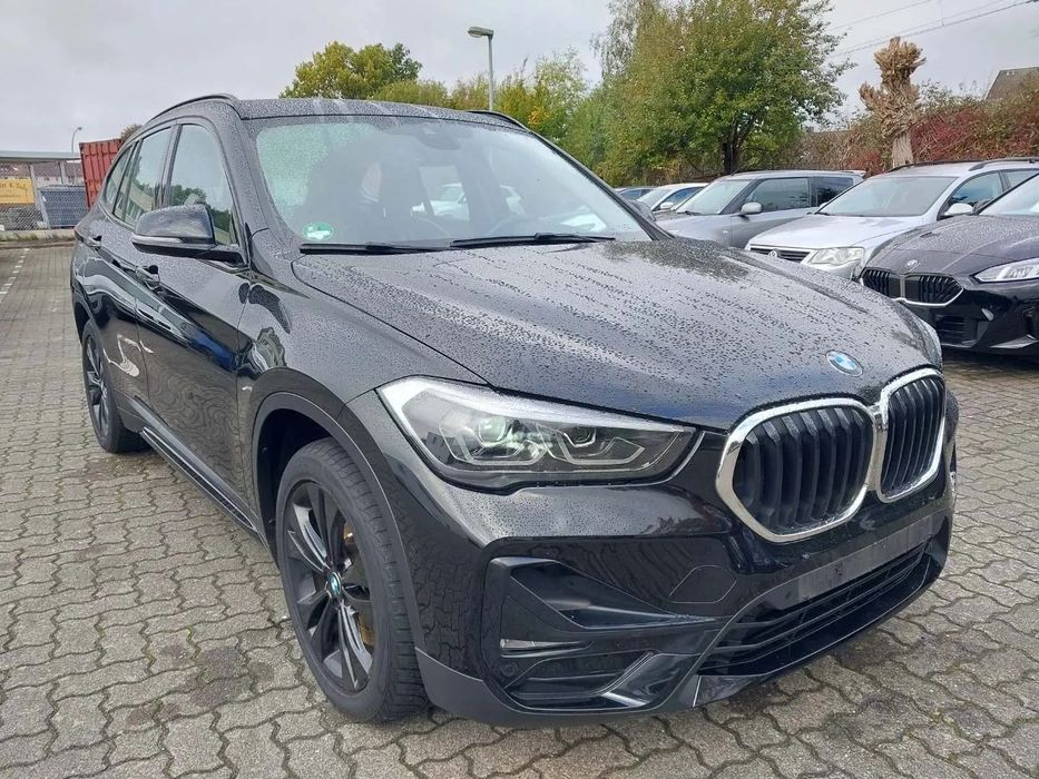 BMW X1 Tva deductibil Sport Line  4x4 plug in hybrid 220 cp