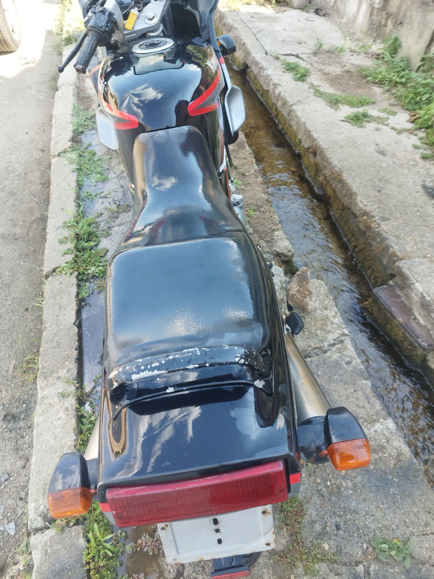 Kawasaki GPZ 500s на части