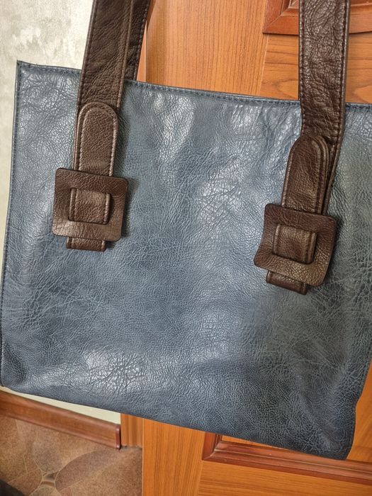 Продам.  Женскую.  Сумку.    Совершенно. Новую.