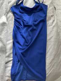 Синя рокля с цепка