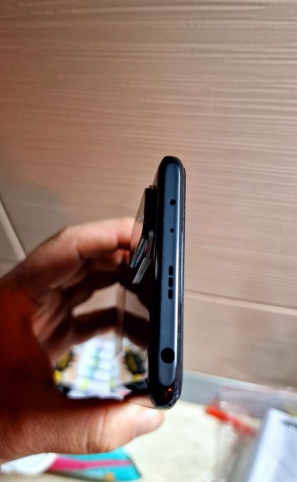 Vând redmi note 10 pro 6 RAM 128 gb