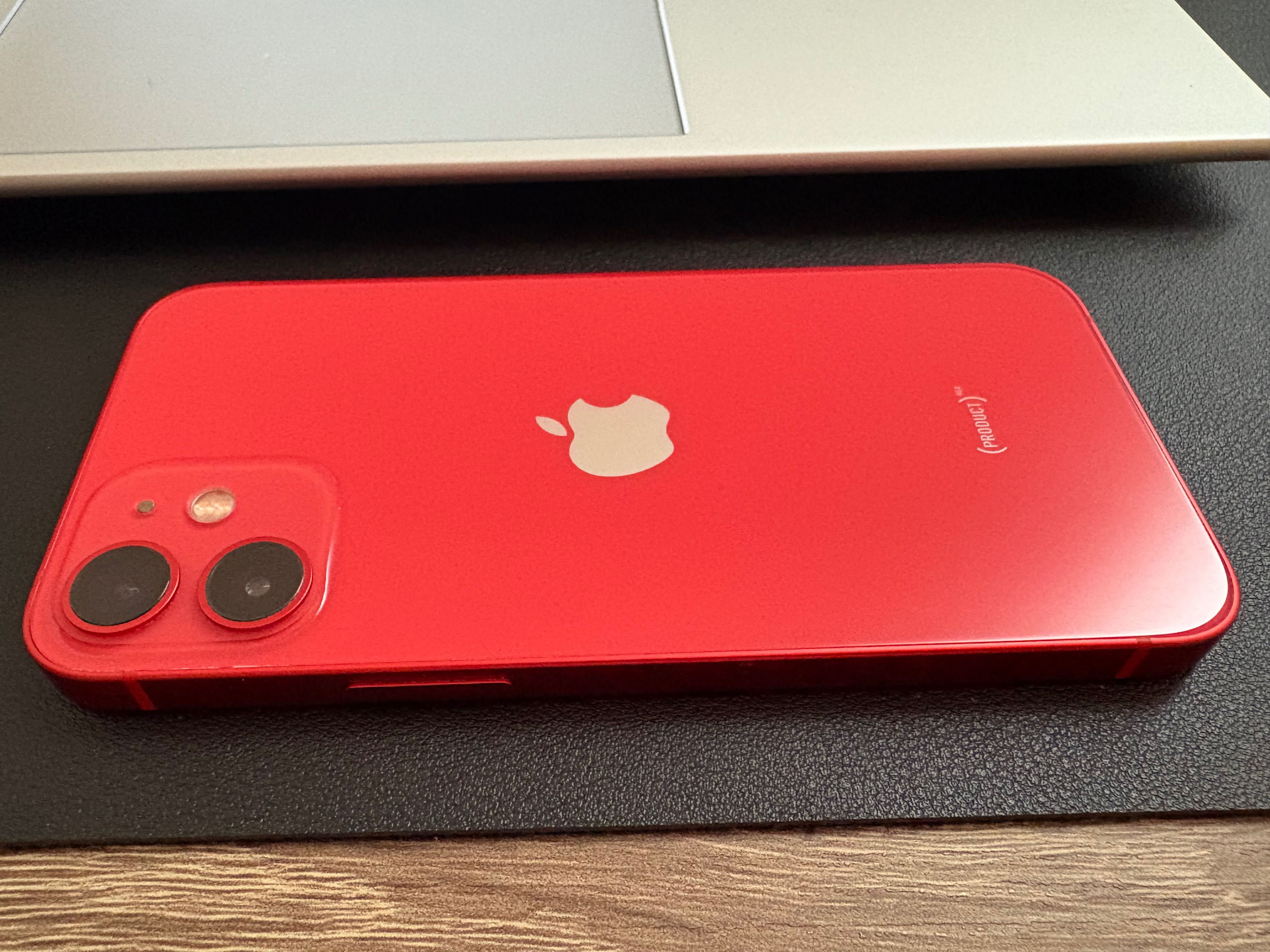 iPhone 12 mini roșu