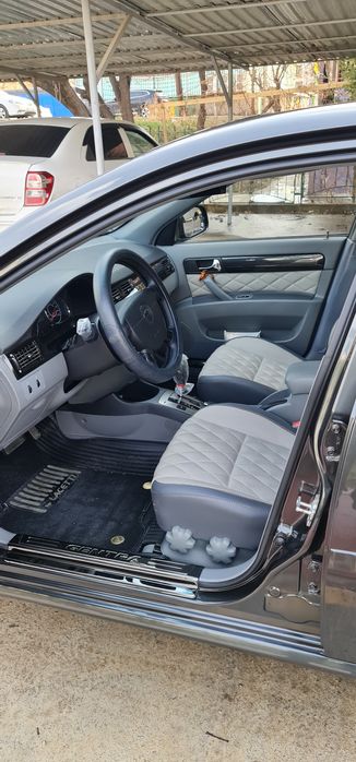 Продам  машину в хорошем состоянии ездить женщина машина  без  проблем