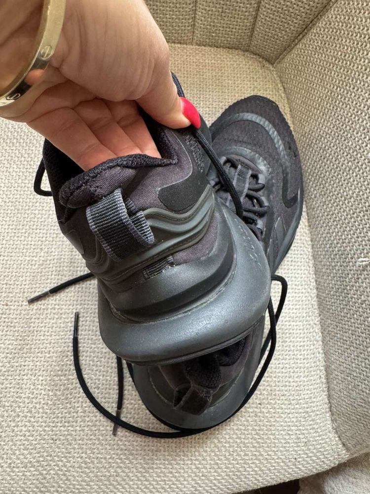 Маратонки Adidas 36