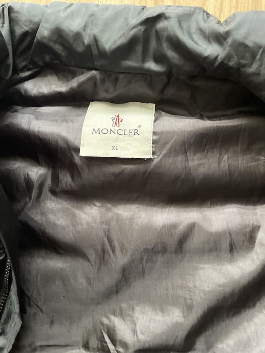 MONCLER / мъжки елек/грейка L