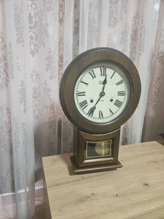 Ceas cu pendul Velona