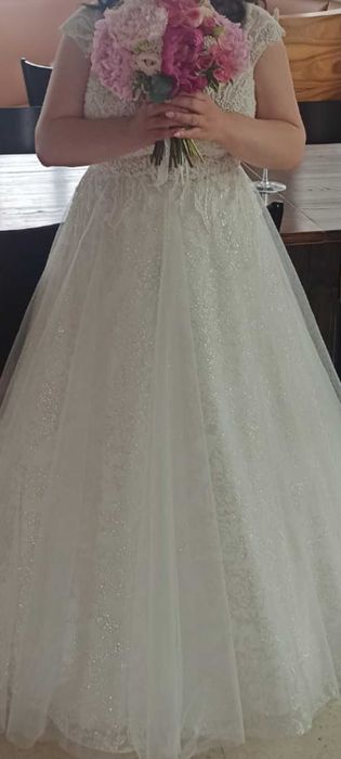 Vând rochie de mireasă