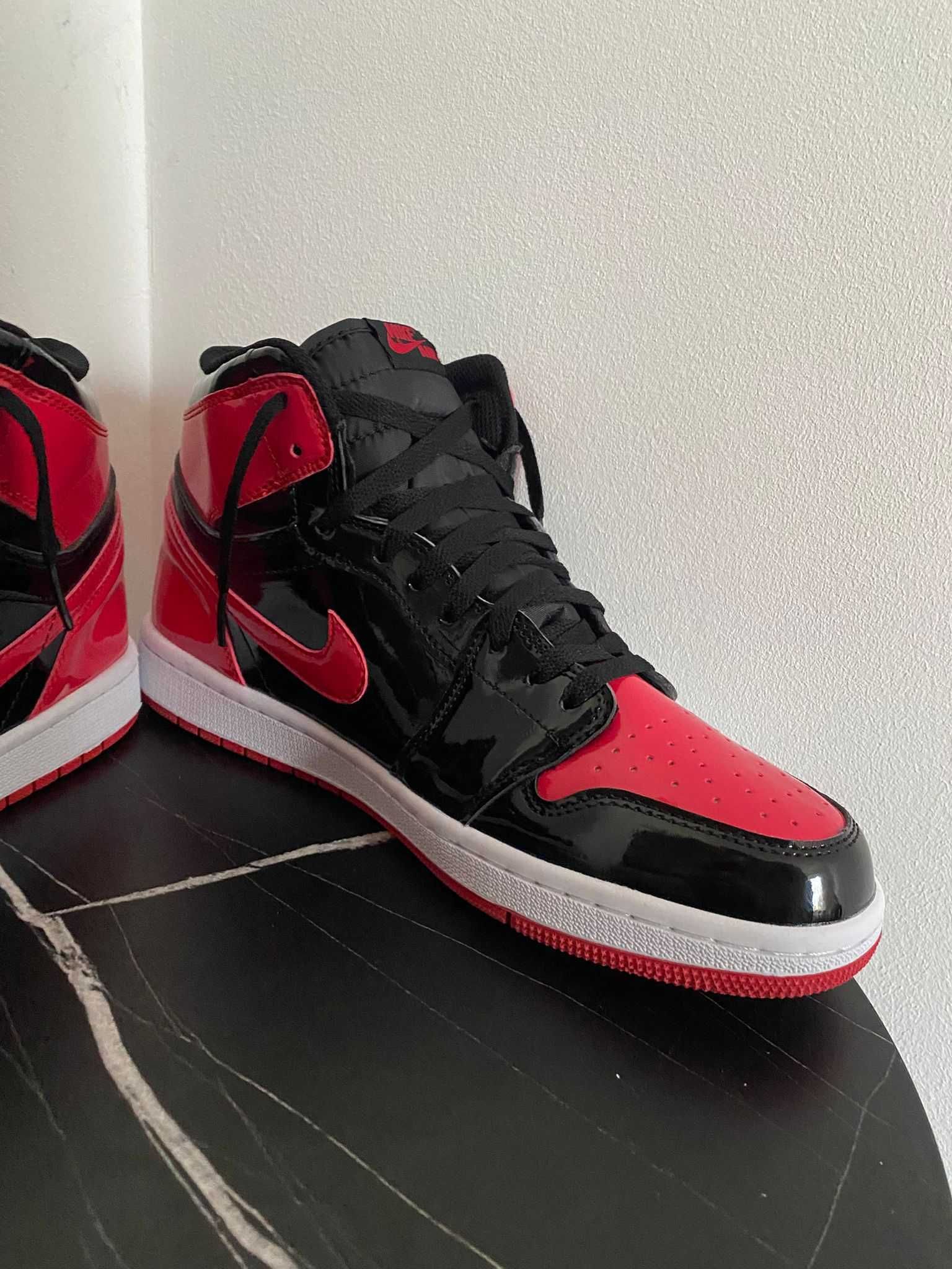 Air Jordan 1 High Patent Bred