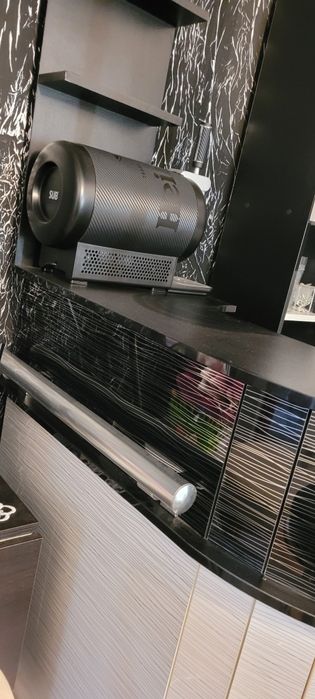 Bar bucătărie și două scaune