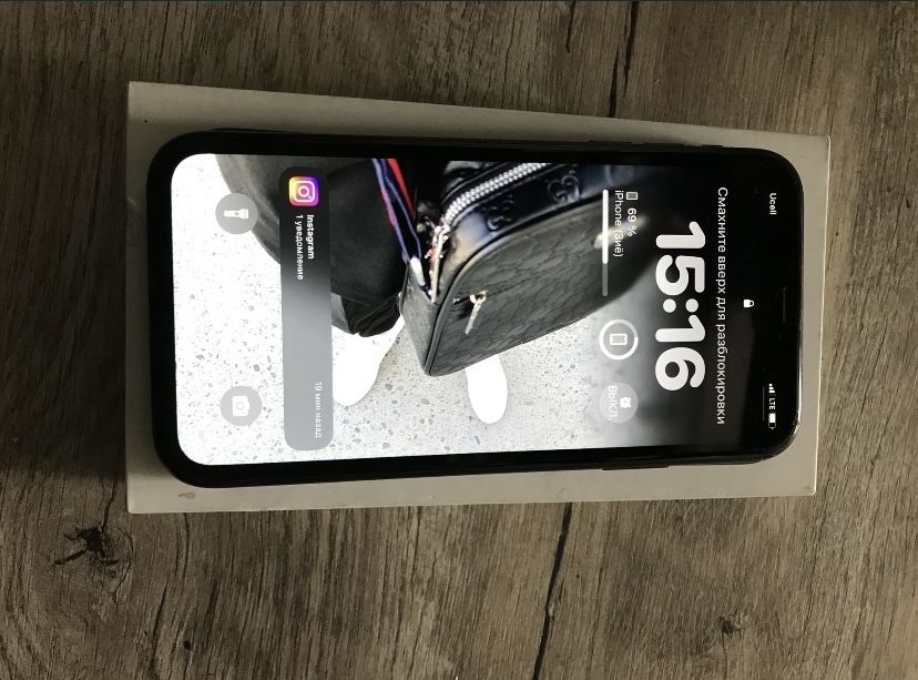 Iphone XR xolati zor