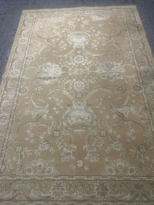 Ковер в хорошем состояни