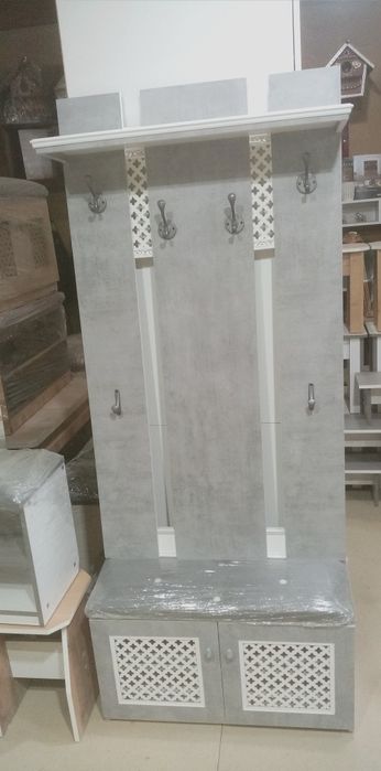 Продам новую вешалку в прихожую!