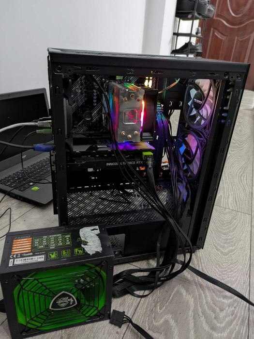 Servicii de mentenanță și reparații Desktop & Laptop