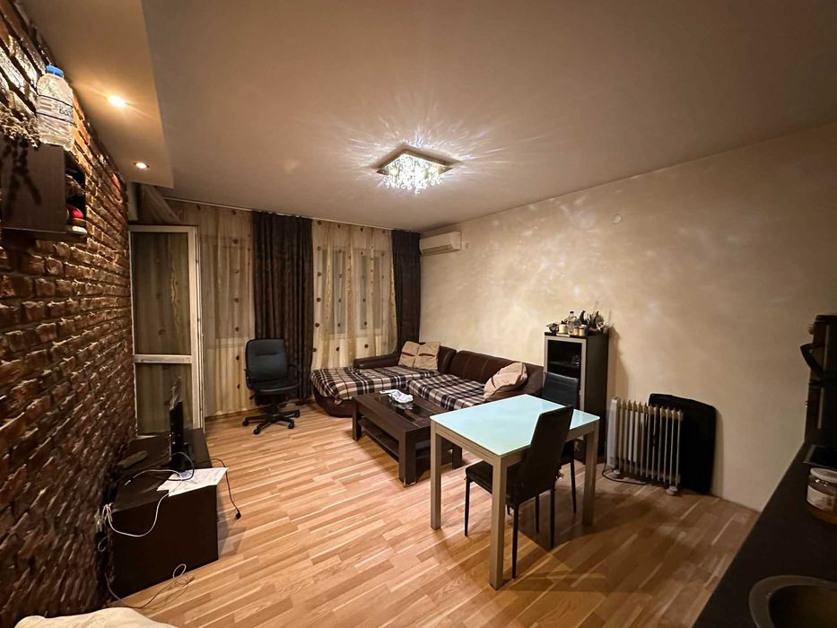 2 -стаен на 50 метра от метростанция - обзаведен