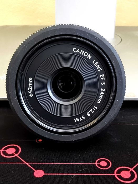 Продавам Canon EOS 80D