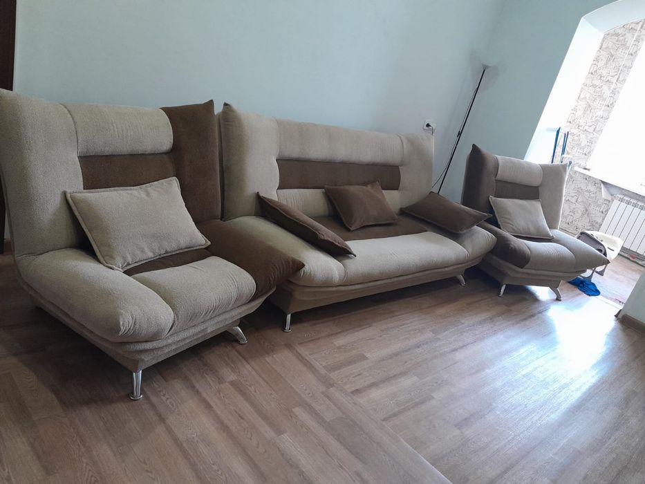 Продам мягкую мебель, тройка (диван,2 кресла)
