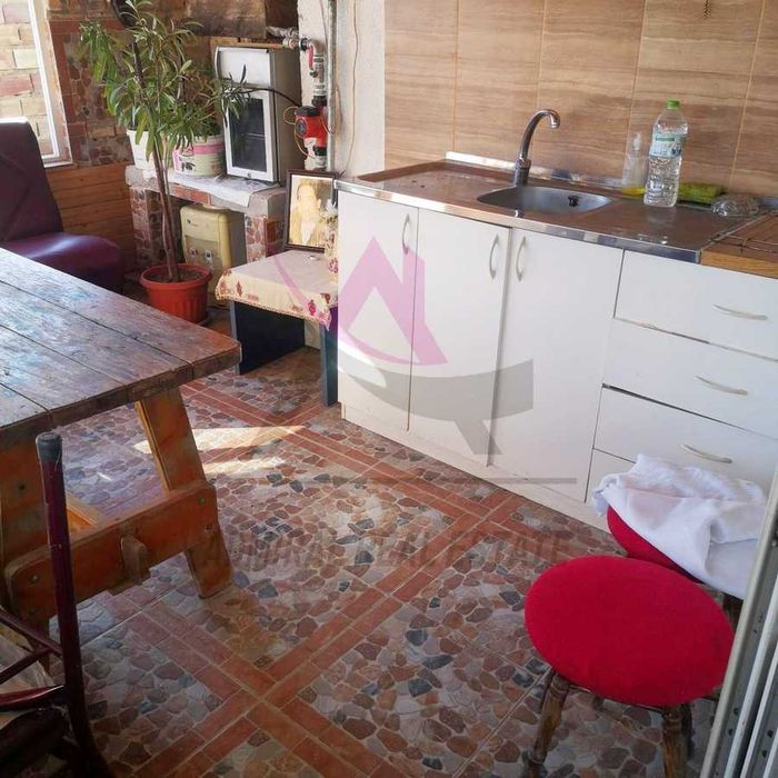 Дава се под наем Етаж от къща в с. Звездица, Област Варна - 70 кв.м за 250 € - Снимка #4