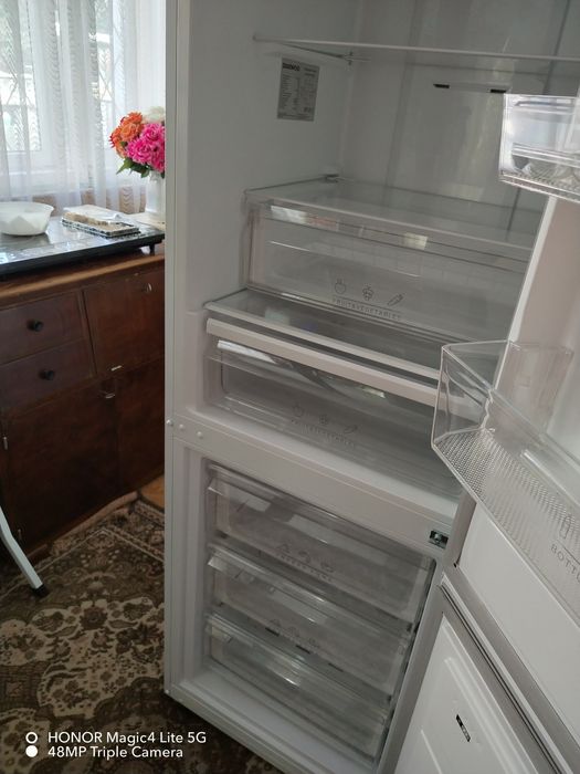 Combină frigorifică total no frost nou.