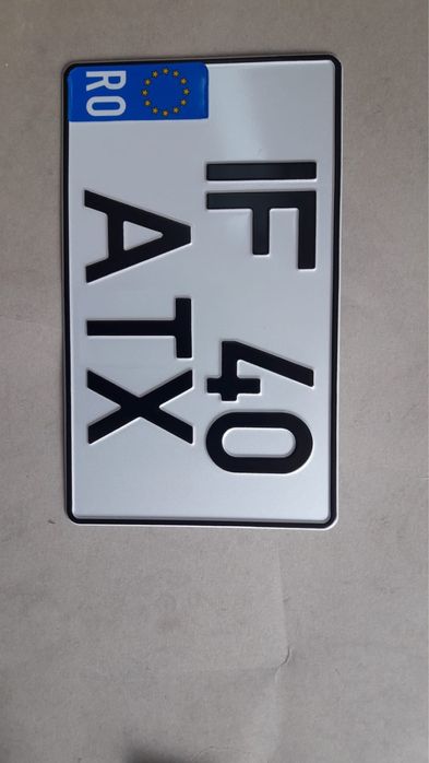 Numere auto distantate sau normale ornamentale