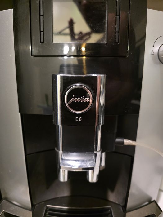 Espressor automat JURA E6 Professional