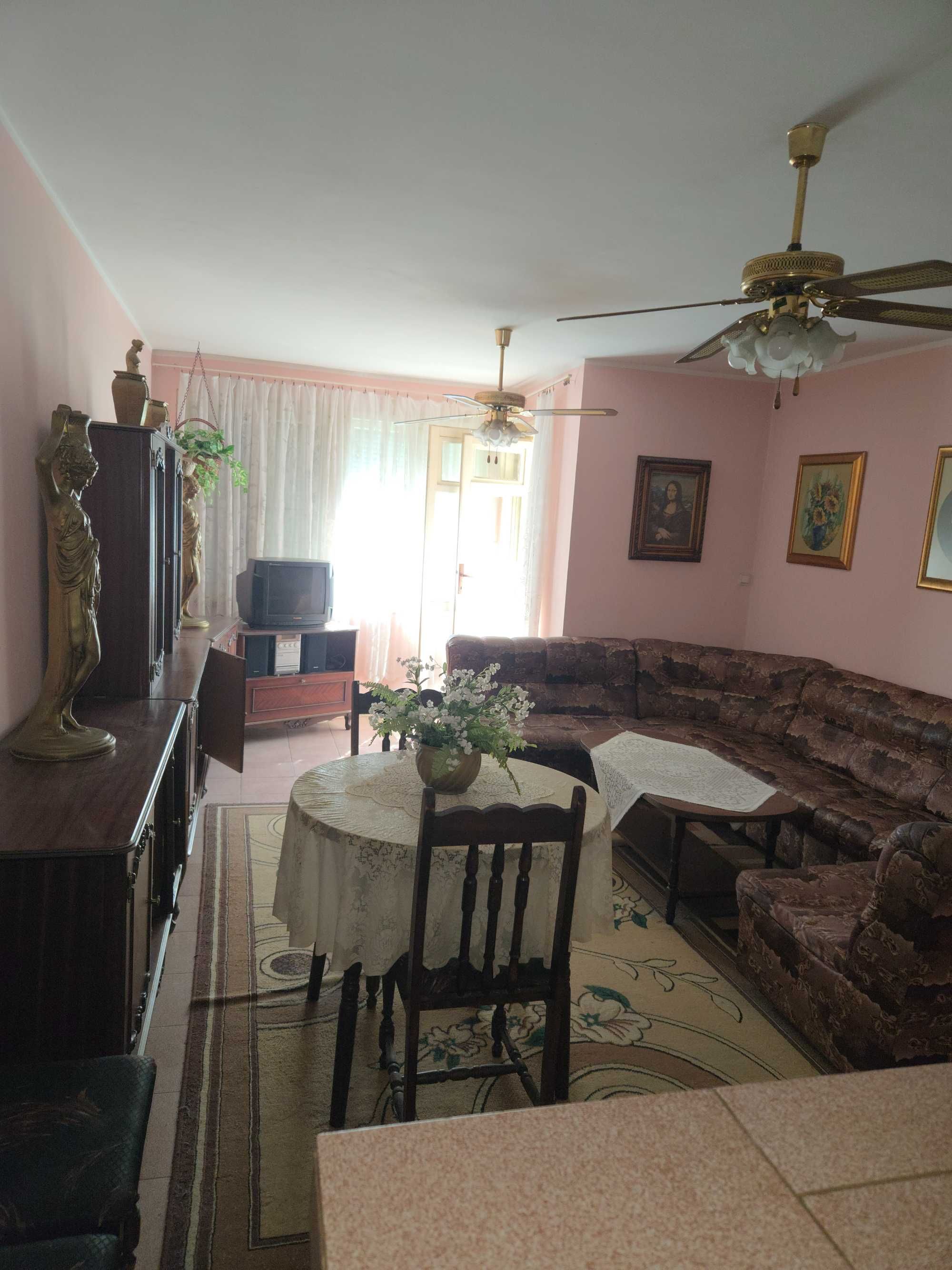 Продавам апартамент във гр.Варна.. Тухла, година на строителство 1998г