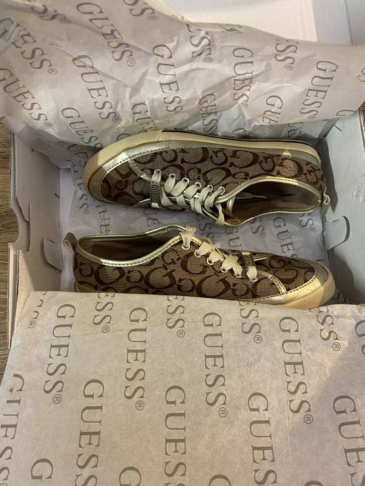 GUESS оригинални дамски обувки