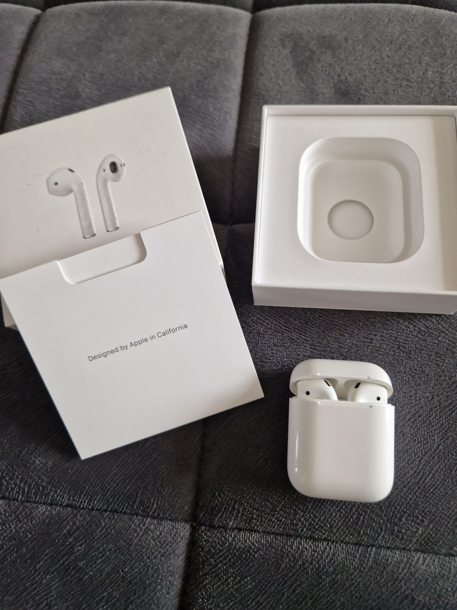 Vand AirPods2 albe - 3 luni garantie