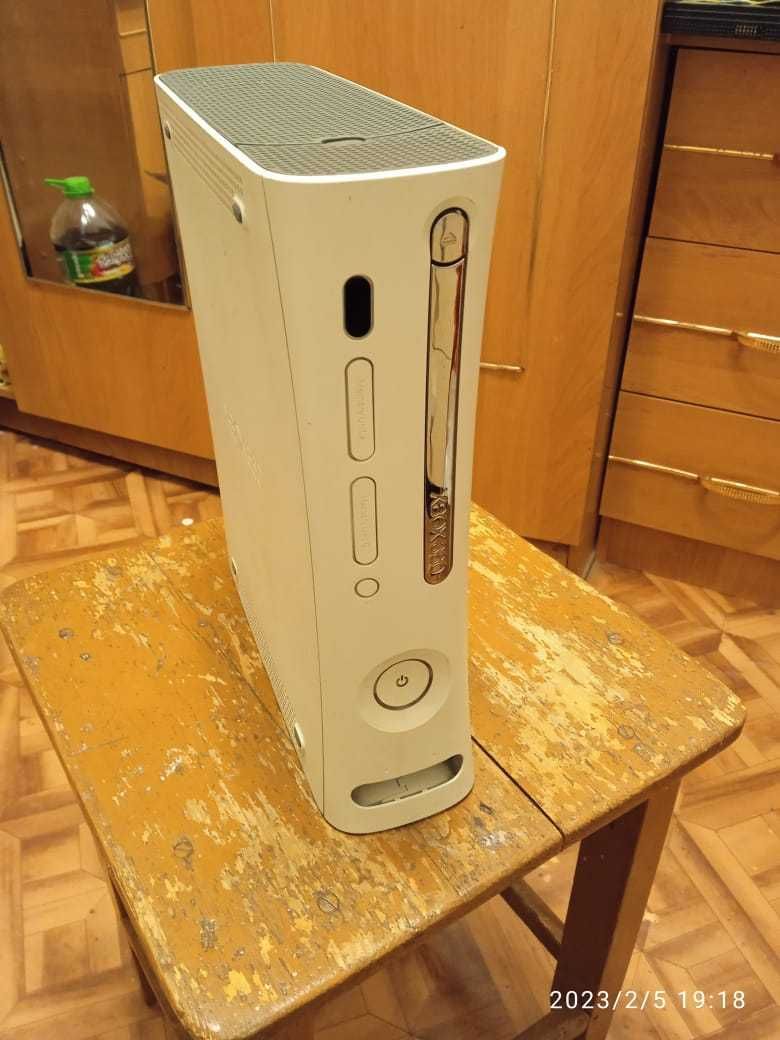 X BOX и аксессуары продам .