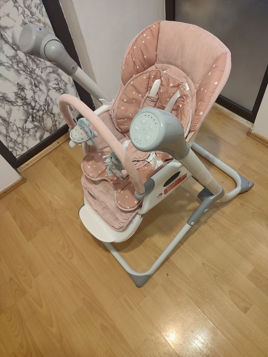 Vând leagan 2in1 cu masuta de hrănit bebelușul