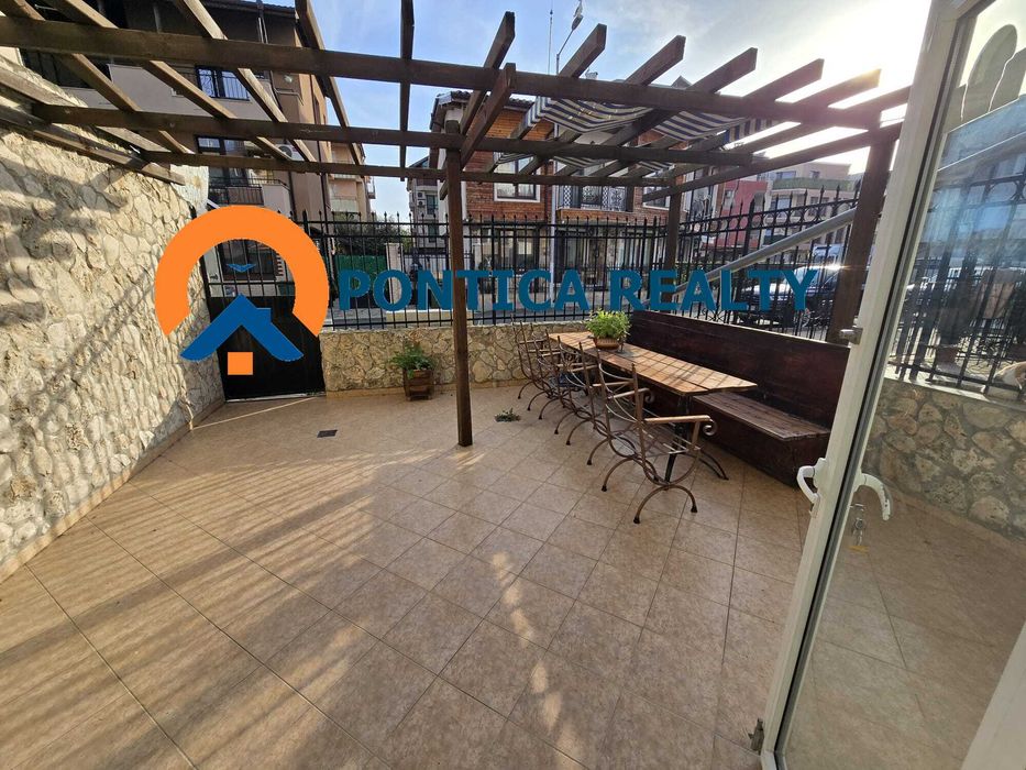 Просторен двустаен апартамент в Несебър